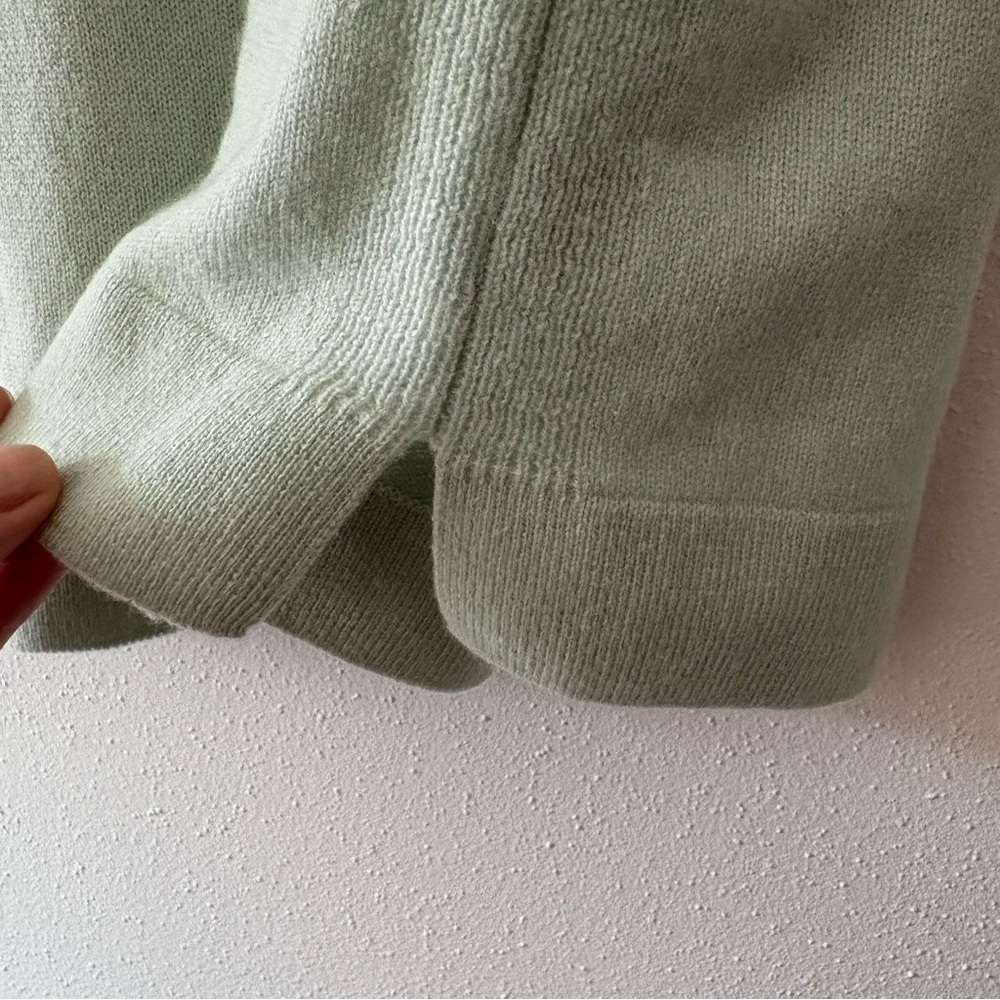 St. John Cashmere Shell - Picture 6 of 8